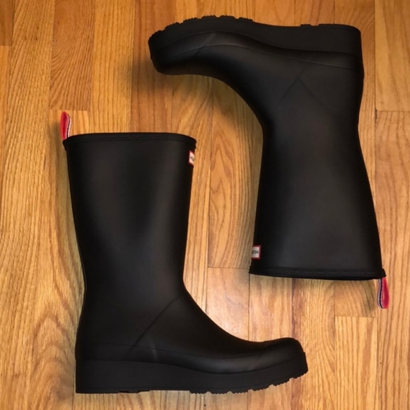 Hunter play boots! - Picture 2 of 3